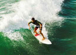 米兰体育APP-广东队出奇制胜打出亮眼表现，广东队出场名单